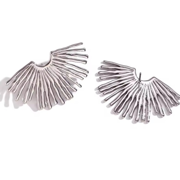 Anthropologe star new Silver Winged Earrings - Picture 3 of 10